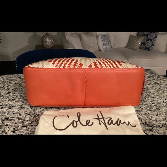 🎉HP✨NEW✨Cole Haan✨NWT!✨Genevieve RARE! Woven Leather Diamond Weave Triangle Bag - Picture 8 of 11